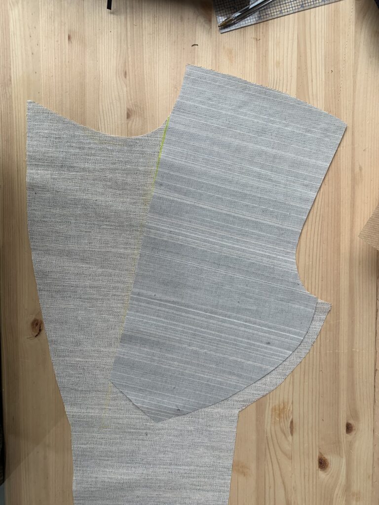 Chest canvas cut on the bias